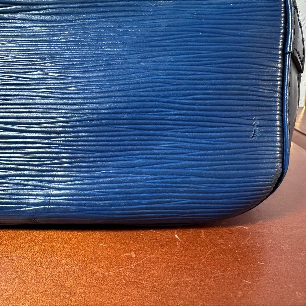 Authentic LOUIS VUITTON Epi Alma Myrtle Bag Blue - Picture 13 of 14